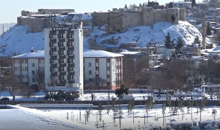 Gaziantep’te Yoğun Kar Yağışı Sonrası Hayat Normale Dönüyor