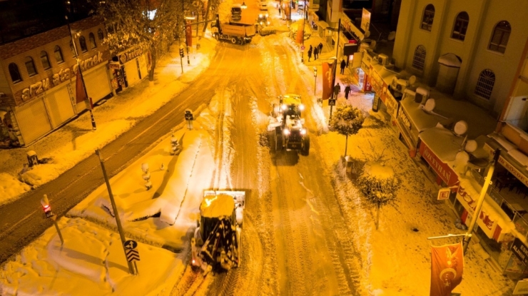 Malatya’da Loğun Kar Mesaisi