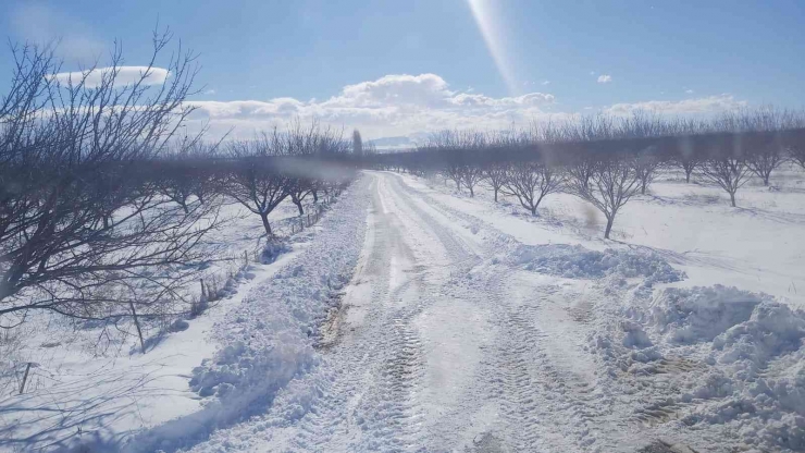 Yazıhan’ Da Yol Açma Çalışmaları Sürüyor