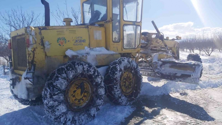 Yazıhan’ Da Yol Açma Çalışmaları Sürüyor