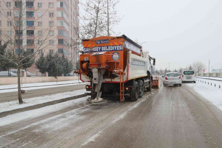 Şahinbey’de Karla Mücadele Sürüyor