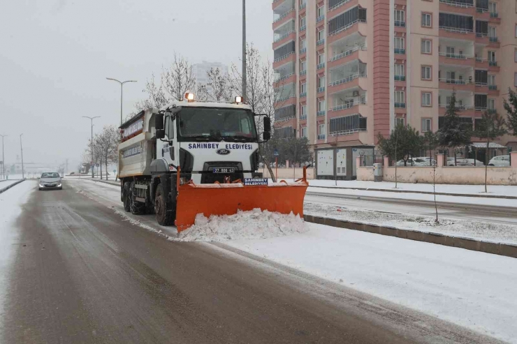 Şahinbey’de Karla Mücadele Sürüyor