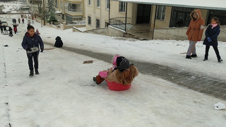 Şanlıurfa Sokakları Kayak Pistine Döndü