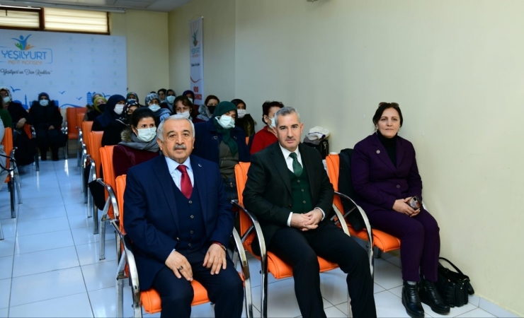 Yeşilyurt’ta Kadın Hakları Semineri Düzenlendi