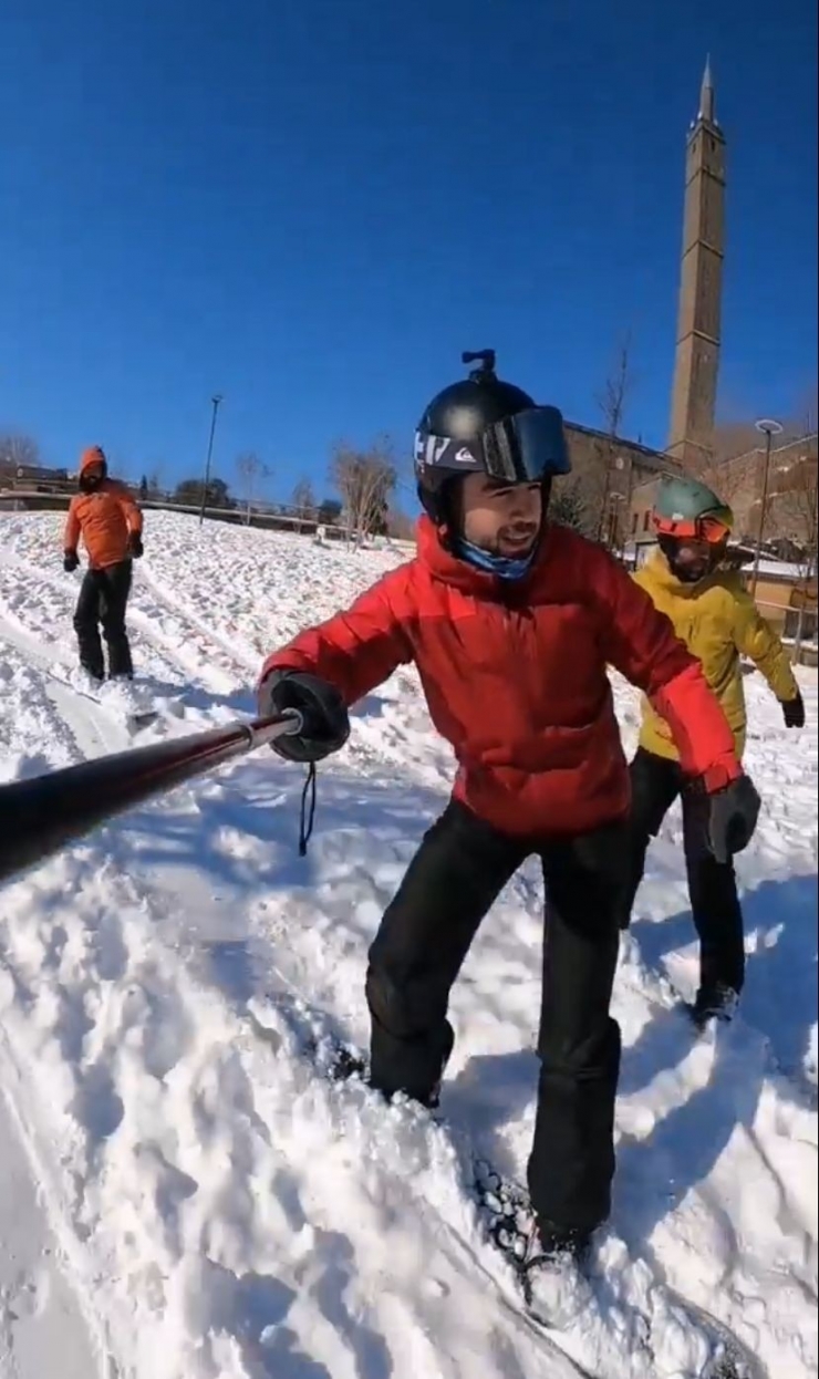 Uludağ Ve Palandöken Yerine Diyarbakır’ın Tarihi Mekanlarında Snowboard Keyfi