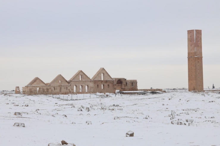 Şanlıurfa’da Kar Bir Başka Güzel