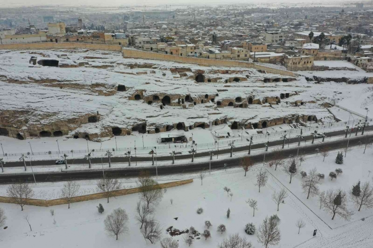 Şanlıurfa’da Kar Bir Başka Güzel