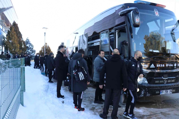 Beşiktaş Kafilesi Malatya’da