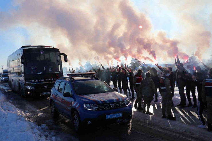 Beşiktaş Kafilesi Malatya’da