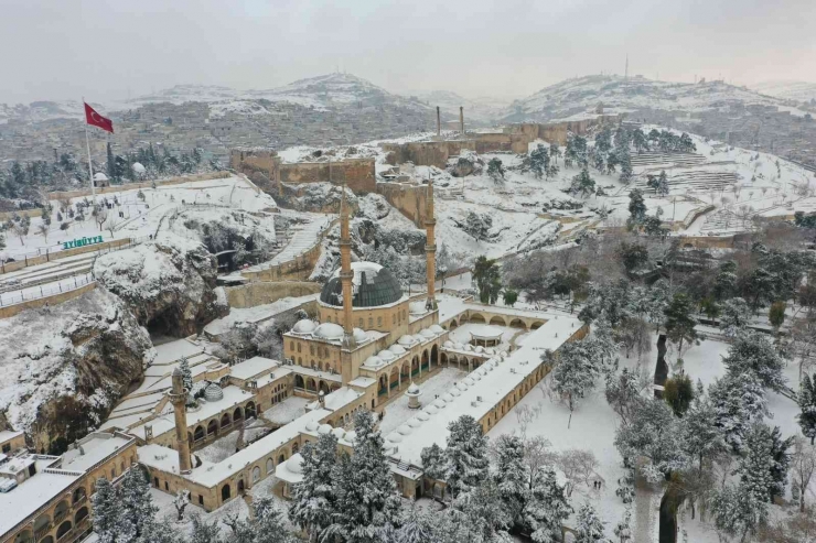 Şanlıurfa’da Kar Bir Başka Güzel