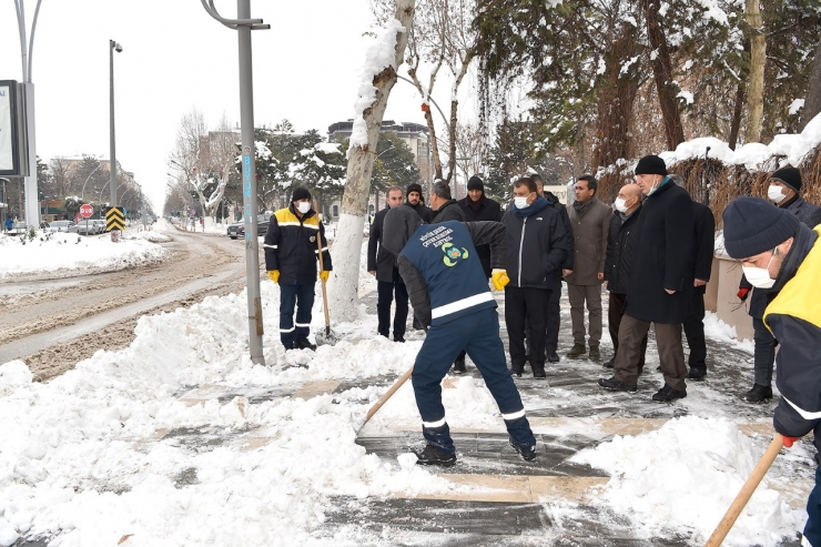 Başkan Gürkan, Karla Mücadele Çalışmalarını İnceledi