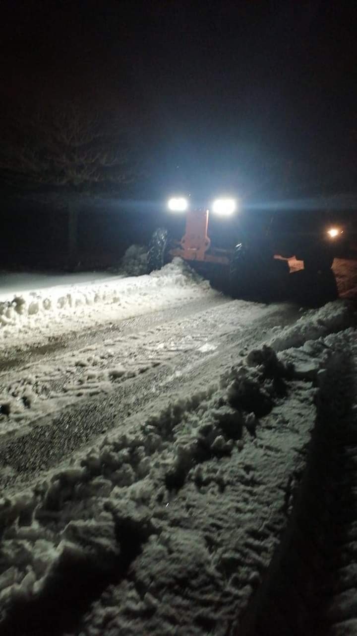 Yaylada Mahsur Kolan Çoban Ve Hayvanlarını Ekipler Kurtardı