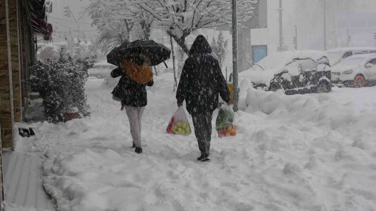 Adıyaman’da Yoğun Kar Yağışı Başladı