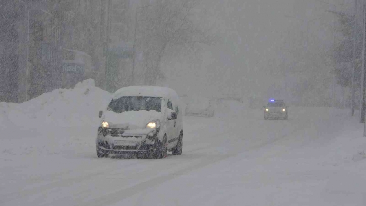 Adıyaman’da Yoğun Kar Yağışı Başladı