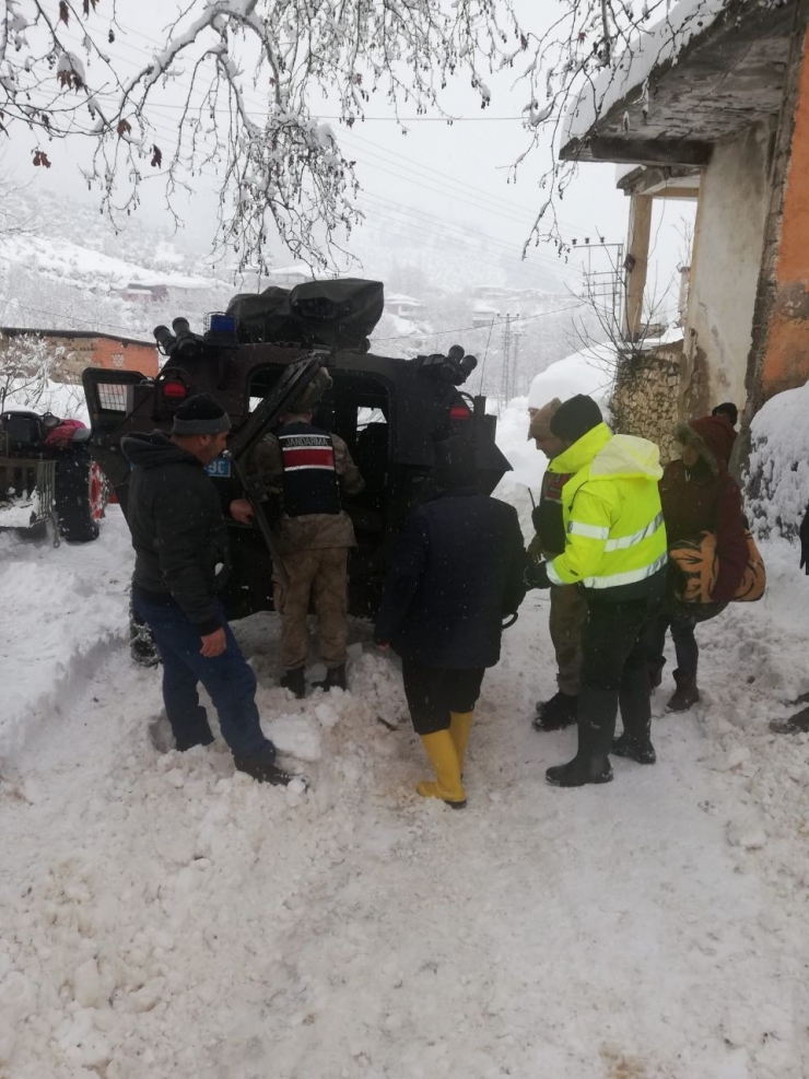 Afad Ve Jandarma Mağdur Vatandaşların İmdadına Yetişti