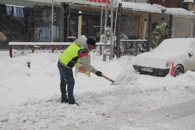 Gaziantep’te Yoğun Kar Yağışı Başladı