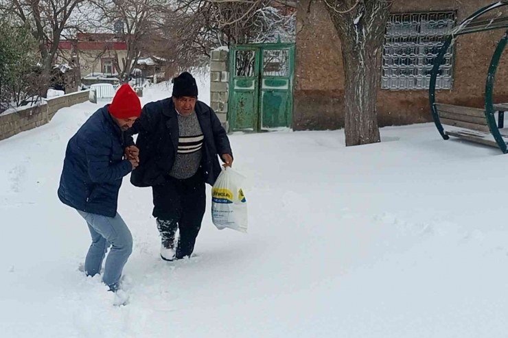 Araban’da Mahsur Kalan Hastaların İmdadına Belediye Yetişti