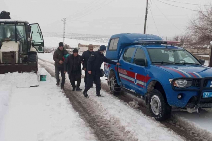 Araban’da Mahsur Kalan Hastaların İmdadına Belediye Yetişti