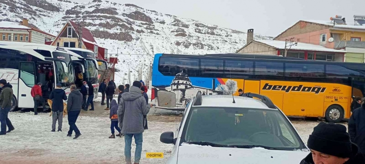 Malatya-kayseri Yolu Ulaşıma Kapatıldı