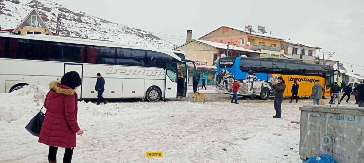 Malatya-kayseri Yolu Ulaşıma Kapatıldı