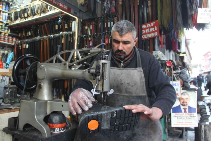 Karlı Günlerde Ayakkabı Tercihi Önemli