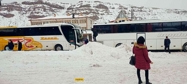 Malatya’da Yolda Kalan Vatandaşlar Yurtta Ağırlanıyor