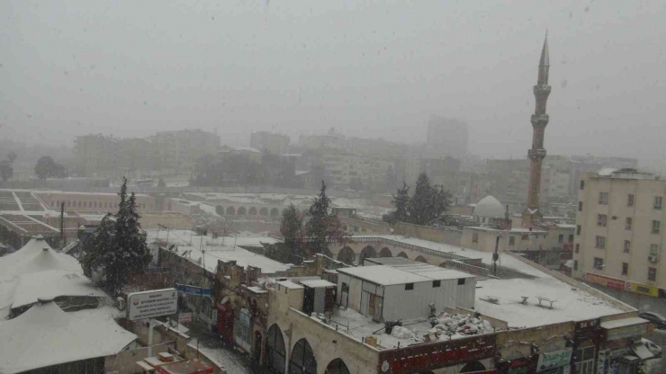 Şanlıurfa’da Kar Yağışı Nedeniyle Otobüs Seferleri Durduruldu