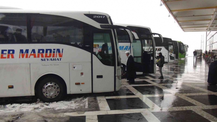 Şanlıurfa’da Kar Yağışı Nedeniyle Otobüs Seferleri Durduruldu