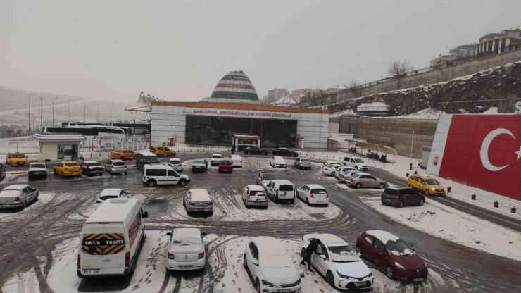 Şanlıurfa’da Kar Yağışı Nedeniyle Otobüs Seferleri Durduruldu