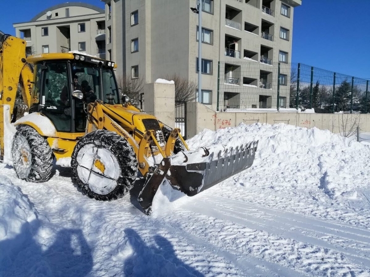 Arapgir’de Yoğun Kar Mesaisi