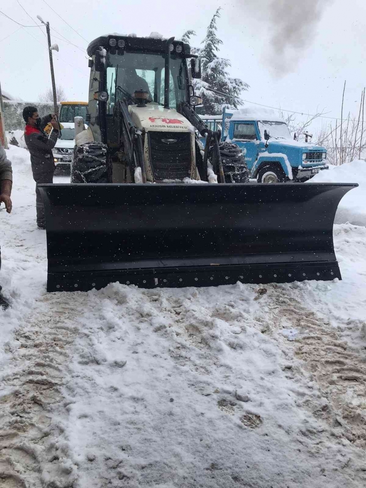 Arapgir’de Yoğun Kar Mesaisi