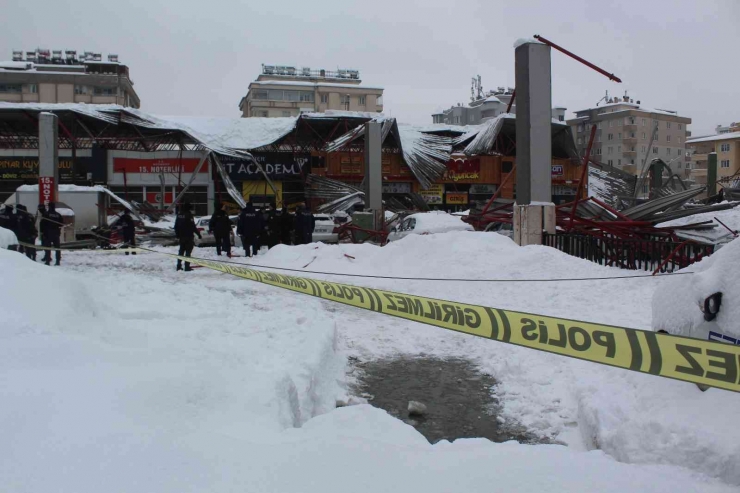 Gaziantep’te Pazar Yeri Çatısı Çöktü, Ortalık Savaş Alanına Döndü