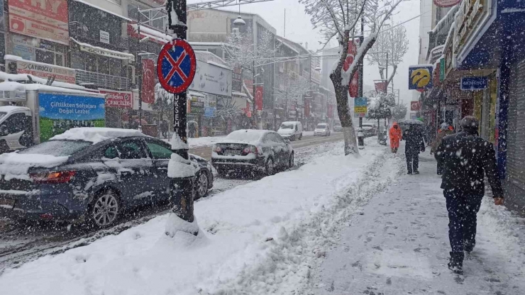 Malatya’da Kar Etkisini Sürdürüyor