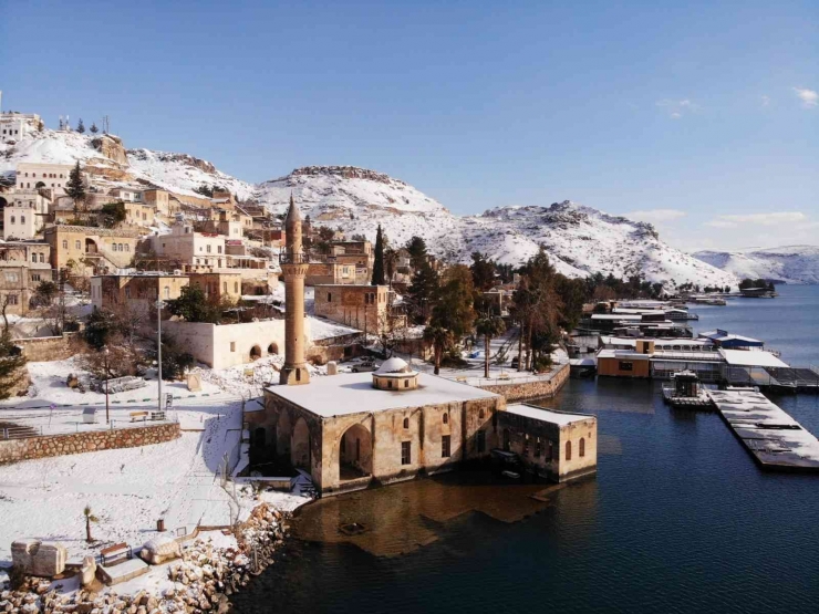 Beyaza Bürünen ’sakin Şehir’ Halfeti, Havadan Görüntülendi