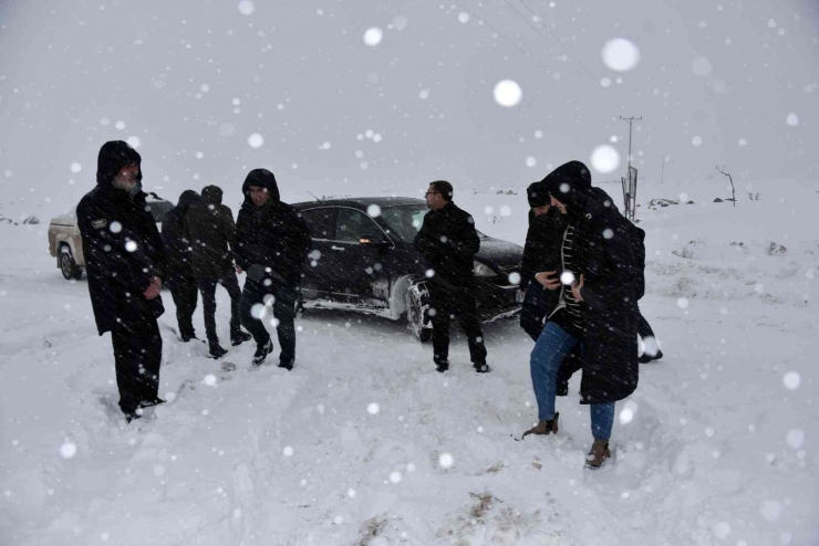 Siverek’te Ekipler Tipide Hastaneye Götürülemeyen İki Bebek İçin Seferber Oldu