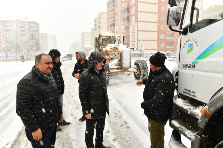 Yeşilyurt’ta Kar Seferberliği