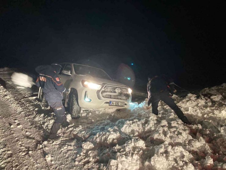 Yoğun Tipide Mahsur Kalan Dicle Elektrik Ekibini Askerler Ve Afad Kurtardı