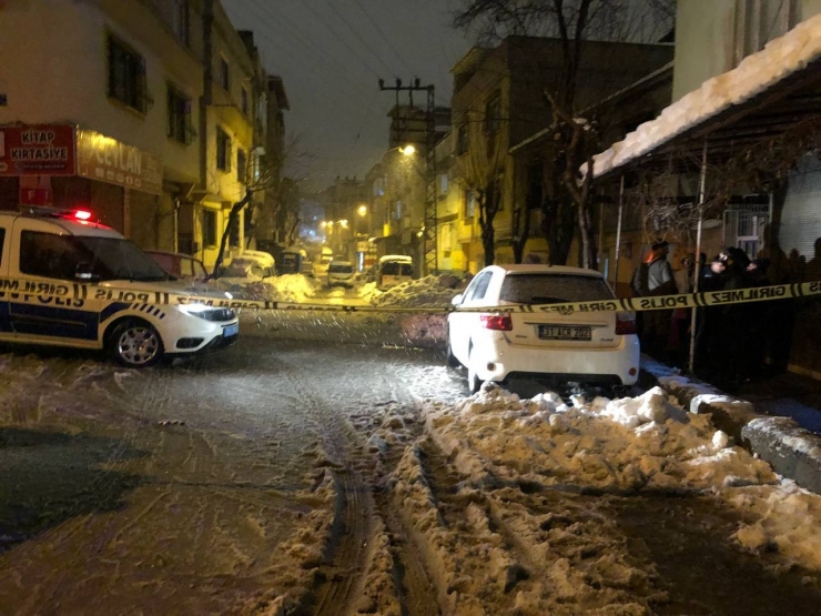 Gaziantep’te Sokak Ortasında Silahlı Saldırı: 2 Yaralı