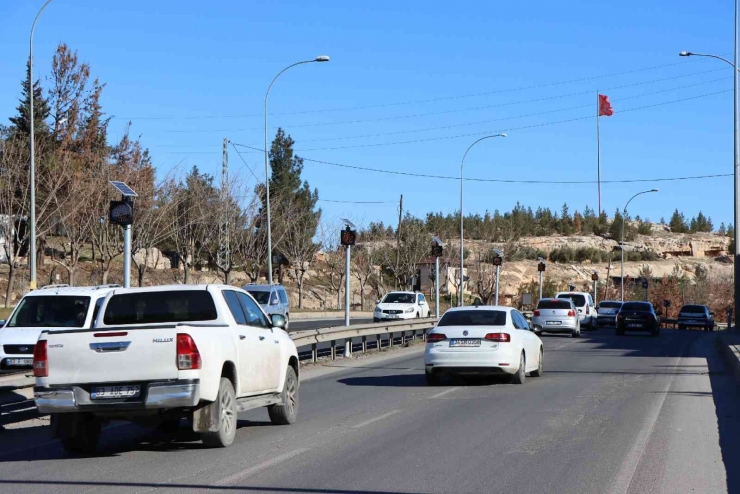 Tehlikeli Virajlara Flaşörlü Önlem