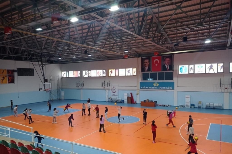 Bağlar Belediyespor’dan Voleybol Alt Yapısına Yatırım