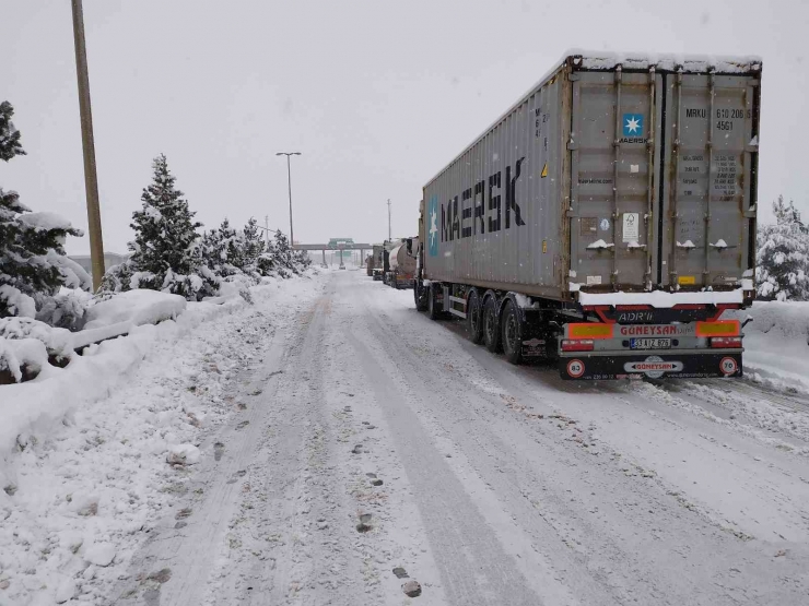 Tag Otoyolu Trafiğe Kapatıldı