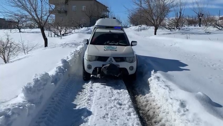 Yüksek Ateşi Olan Çocuğu Hastaneye Umke Yetiştirdi