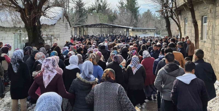 Çatının Altında Kalarak Hayatını Kaybeden Çocuk Toprağa Verildi