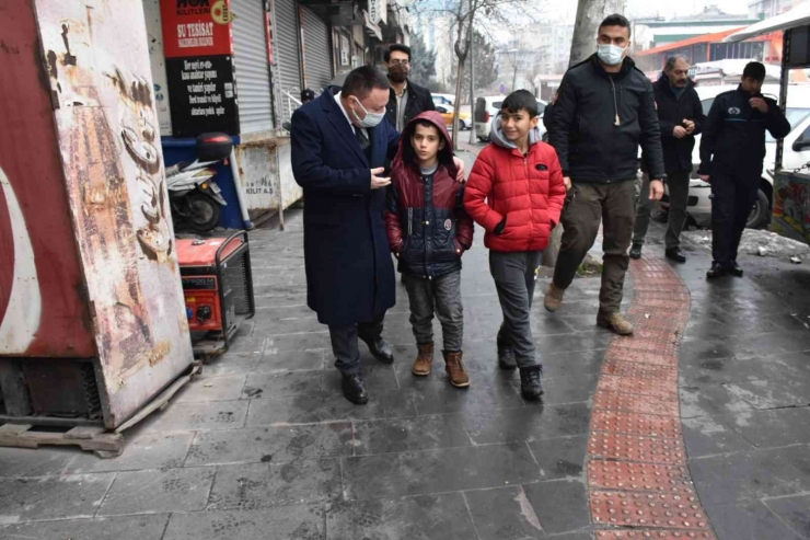 Başkan Beyoğlu, Vatandaşlarla Bir Araya Gelmeye Devam Ediyor