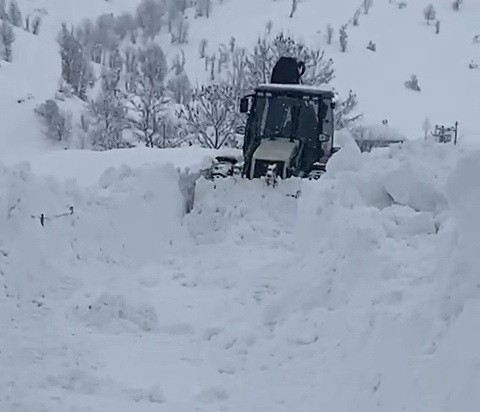 12 Saatlik Çalışmayla Yaşlı Adam Hastaneye Ulaştırıldı