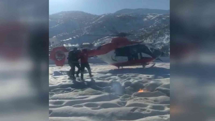 Köylü Vatandaşlar Ambulans Helikopter İçin Dumanla Konum Belirledi