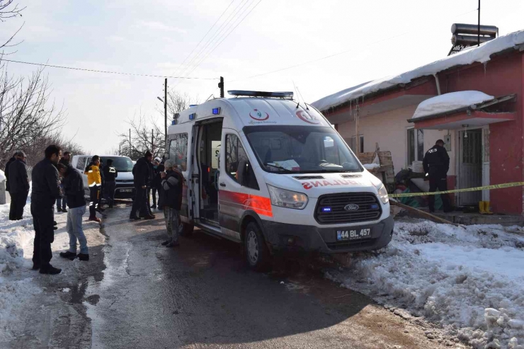 Annesi İle Tartışan Babasını Tüfekle Vurarak Öldürdü