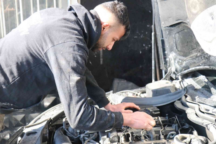 Malatya’daki Oto Sanayilerde Kar Yoğunluğu