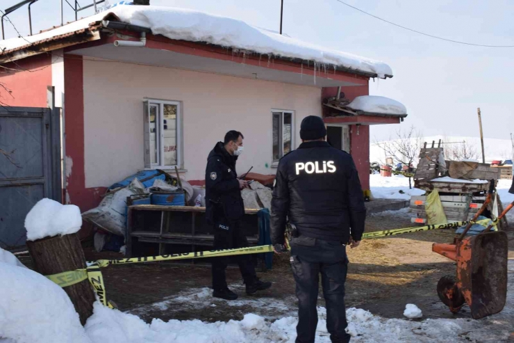 Babasını Öldüren Genç Tutuklandı