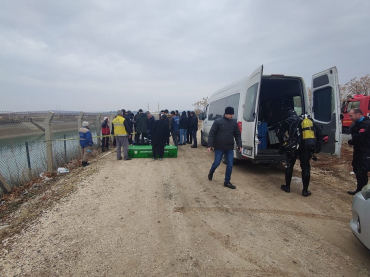 Güvenlik Görevlilerinden Kaçarken, Kanala Düşerek Boğuldu